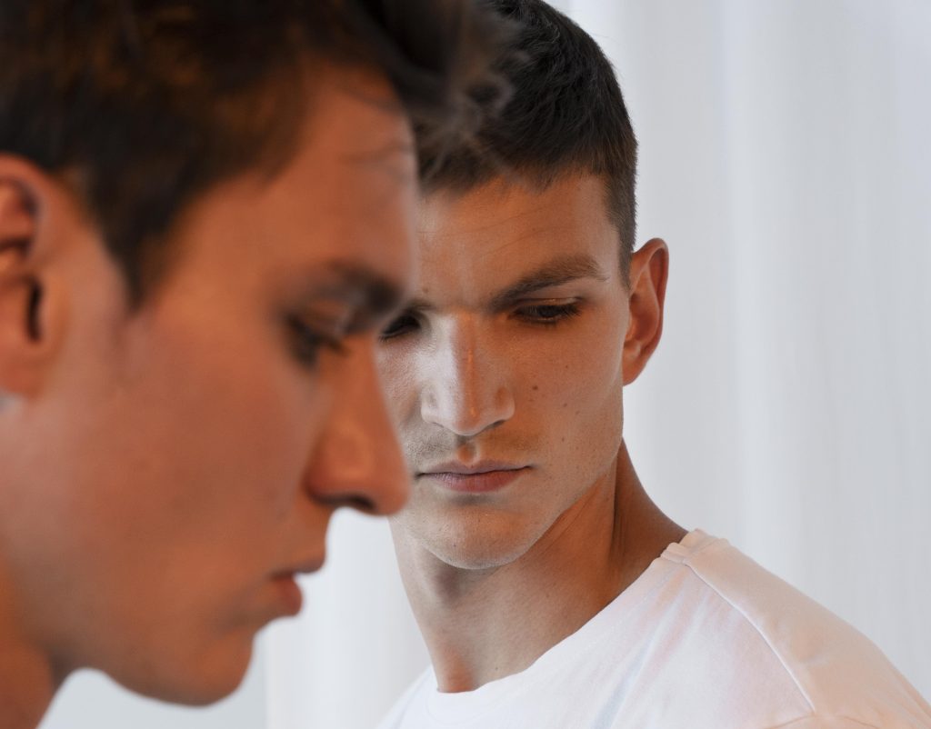 PERFECCIONISMO Y AUTOEXIGENCIAS EN PERSONAS LGTBIQ+